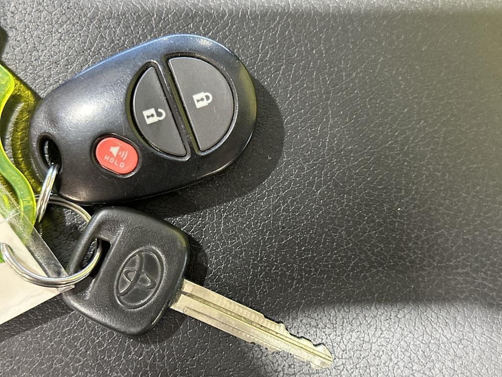 Thumbnail: 2014 Toyota Sienna - 18