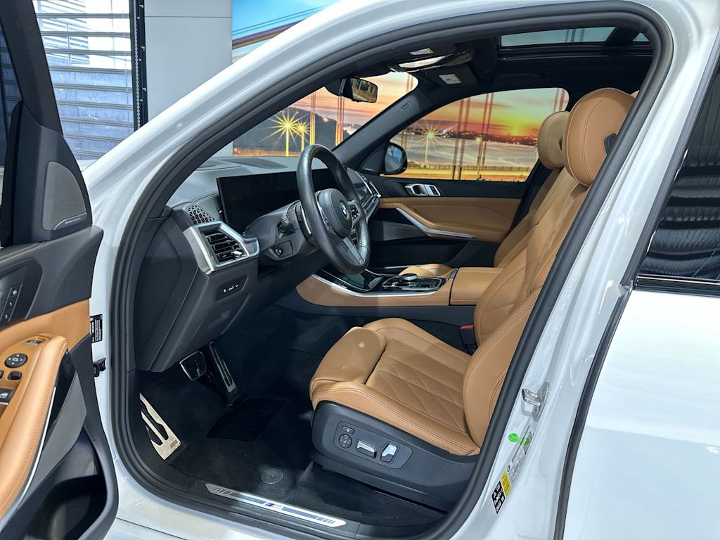 Thumbnail: 2024 BMW X5 - 11