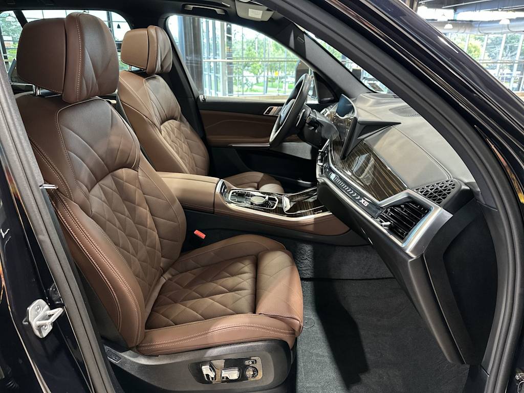 Thumbnail: 2026 BMW X5 - 12
