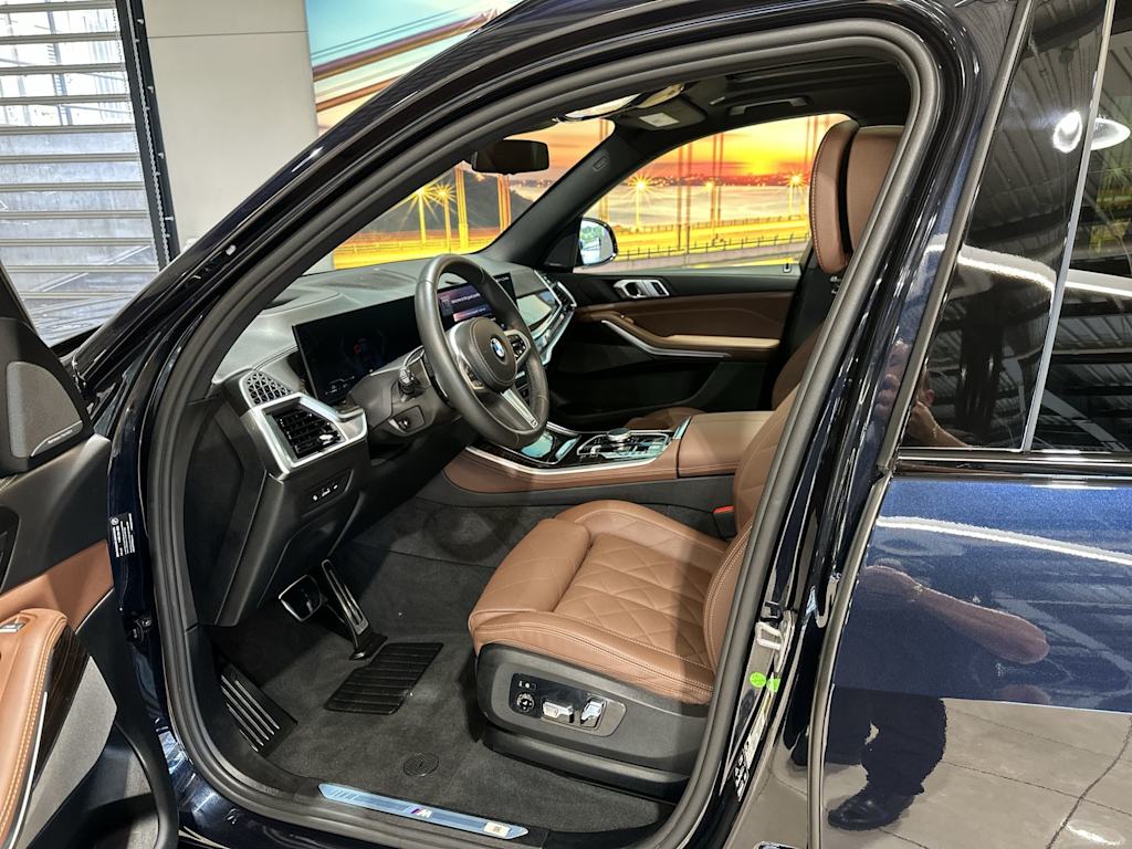 Thumbnail: 2026 BMW X5 - 13
