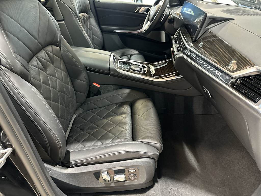 Thumbnail: 2024 BMW X5 - 32