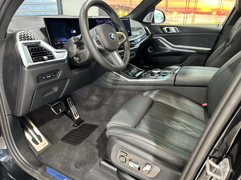 Thumbnail: 2025 BMW X7 - 11