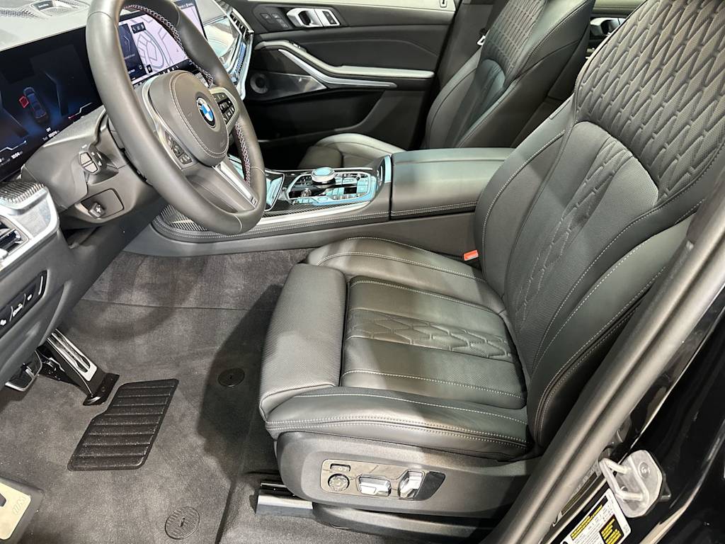 Thumbnail: 2025 BMW X7 - 12
