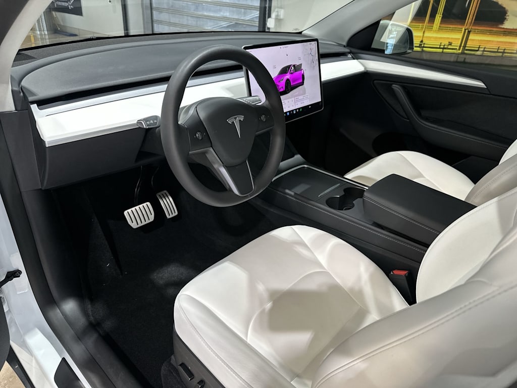 Thumbnail: 2023 Tesla Model Y - 12
