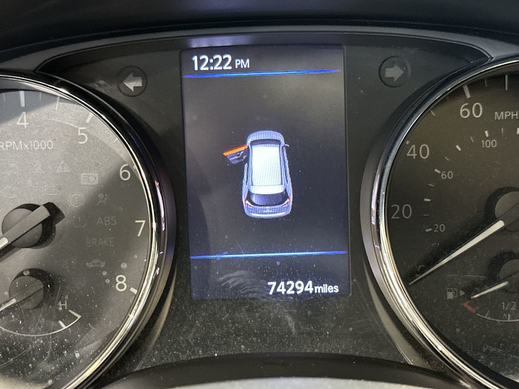 Thumbnail: 2018 Nissan Rogue - 16