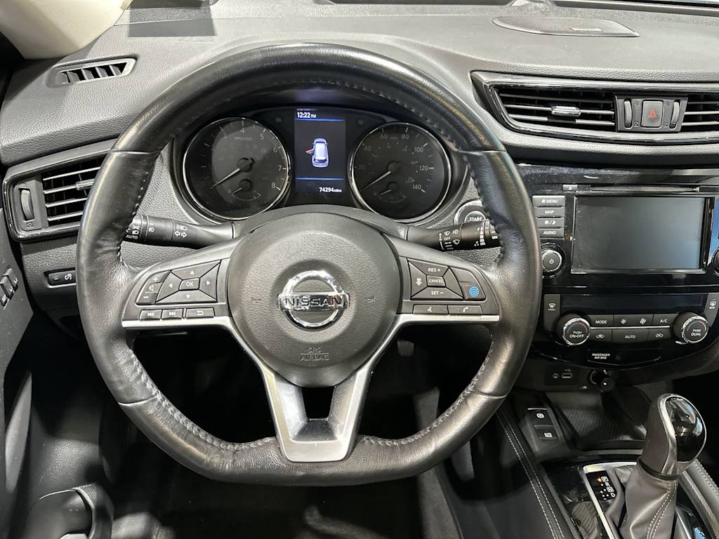 Thumbnail: 2018 Nissan Rogue - 14