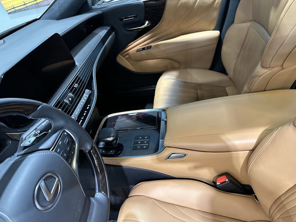 Thumbnail: 2023 Lexus LS - 15