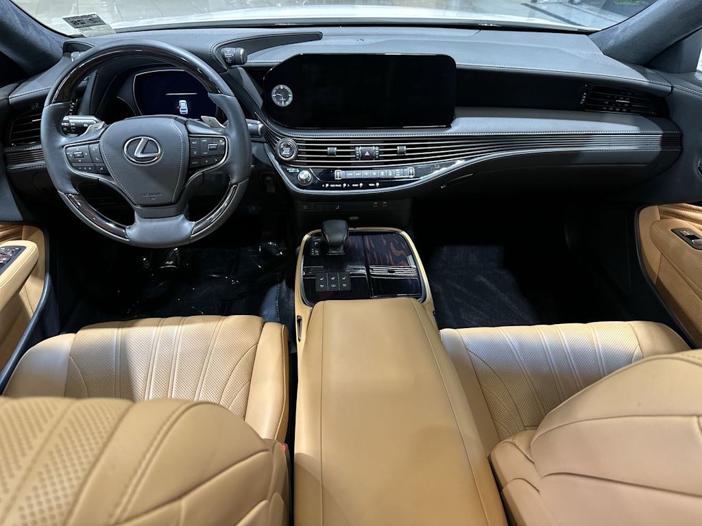 Thumbnail: 2023 Lexus LS - 10
