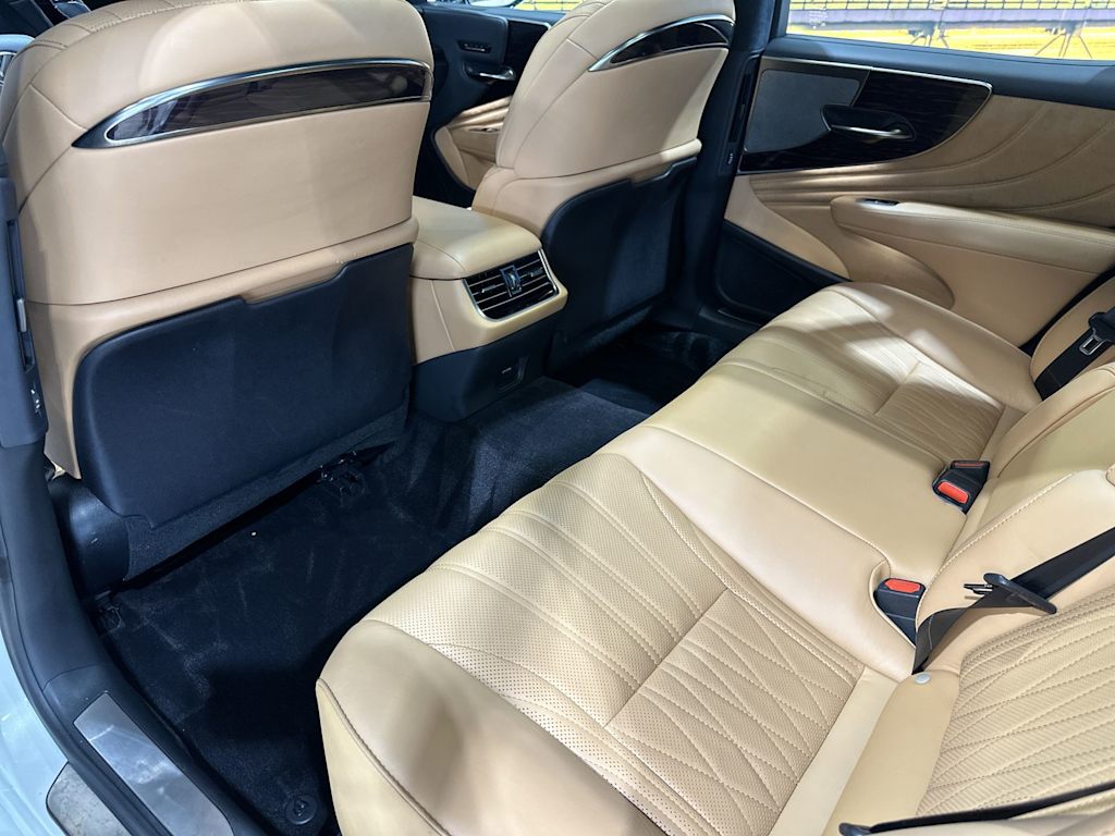 Thumbnail: 2023 Lexus LS - 13