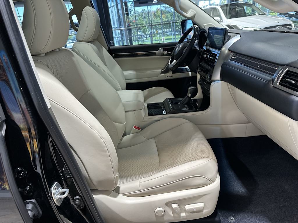 Thumbnail: 2023 Lexus GX - 31