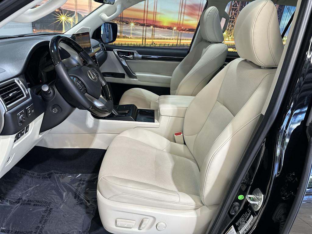 Thumbnail: 2023 Lexus GX - 10