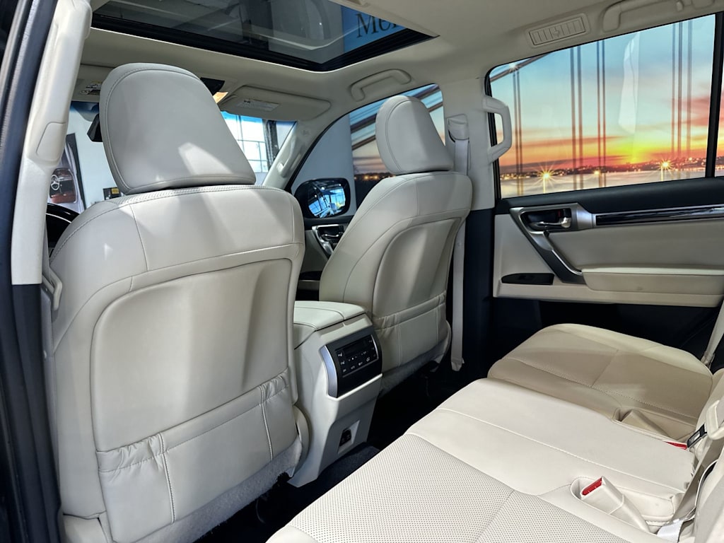 Thumbnail: 2023 Lexus GX - 11