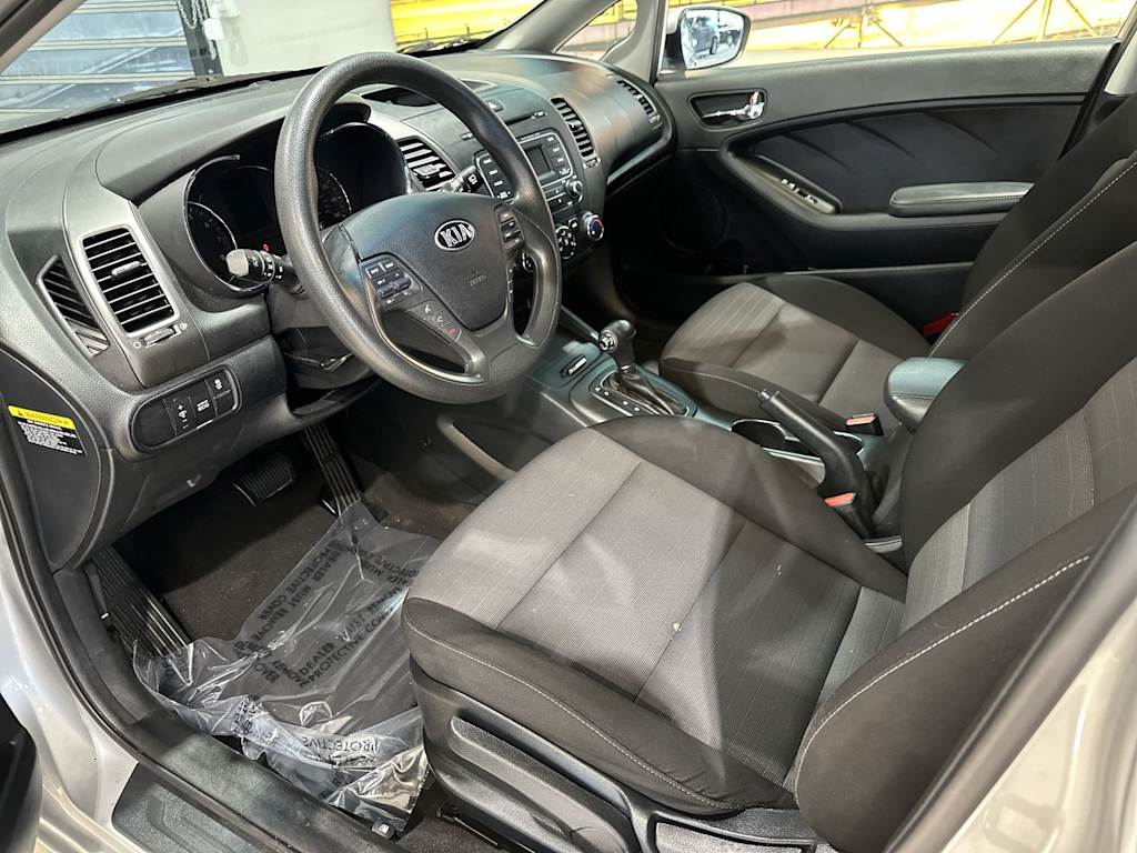 Thumbnail: 2016 Kia Forte - 11