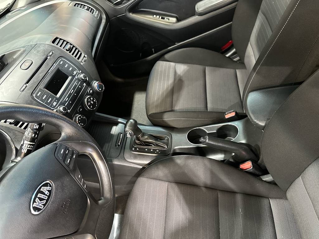 Thumbnail: 2016 Kia Forte - 33