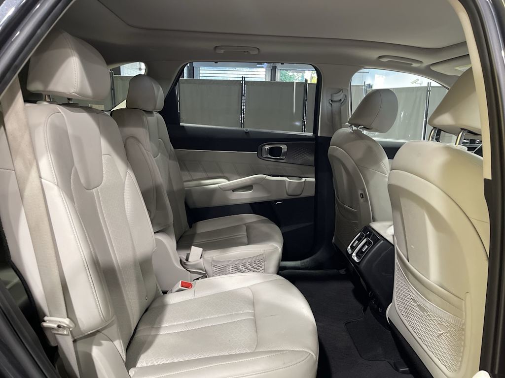 Thumbnail: 2023 Kia Sorento - 30