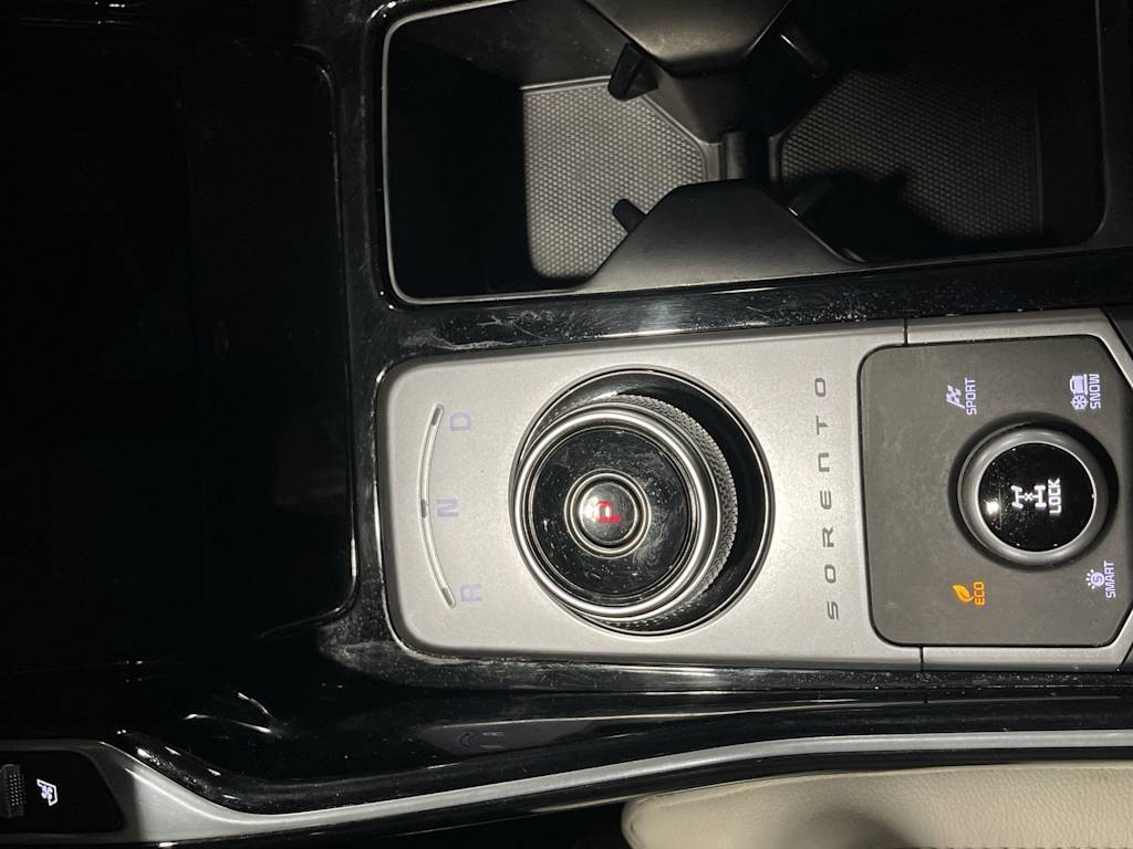 Thumbnail: 2023 Kia Sorento - 32