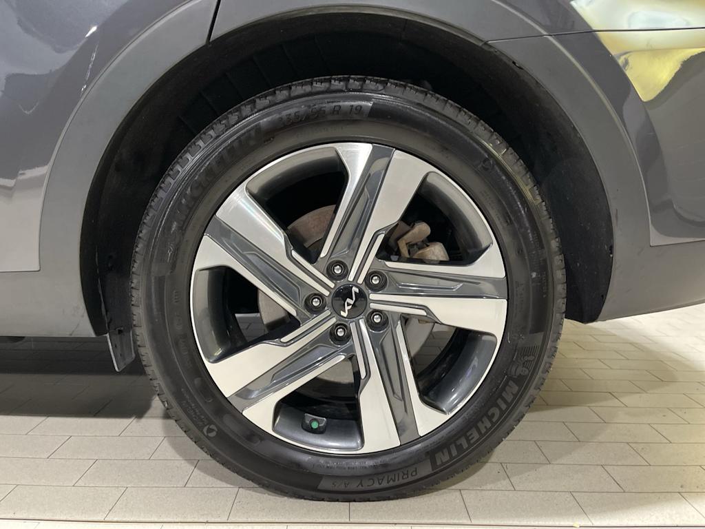 Thumbnail: 2023 Kia Sorento - 8