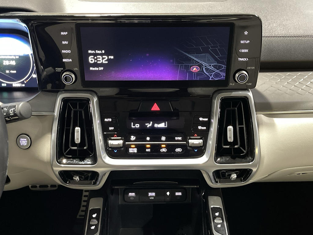 Thumbnail: 2023 Kia Sorento - 14