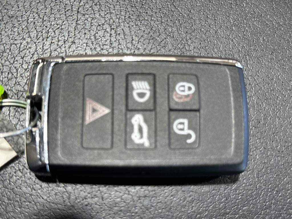 Thumbnail: 2024 Land Rover Range Rover Sport - 17