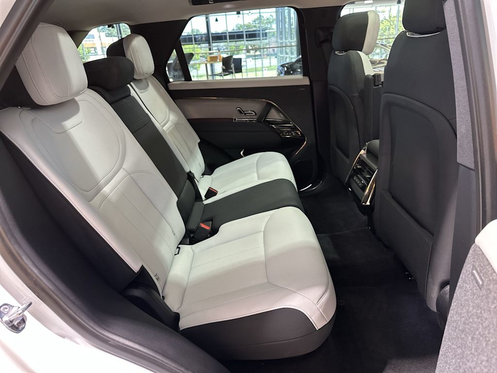 Thumbnail: 2024 Land Rover Range Rover Sport - 31