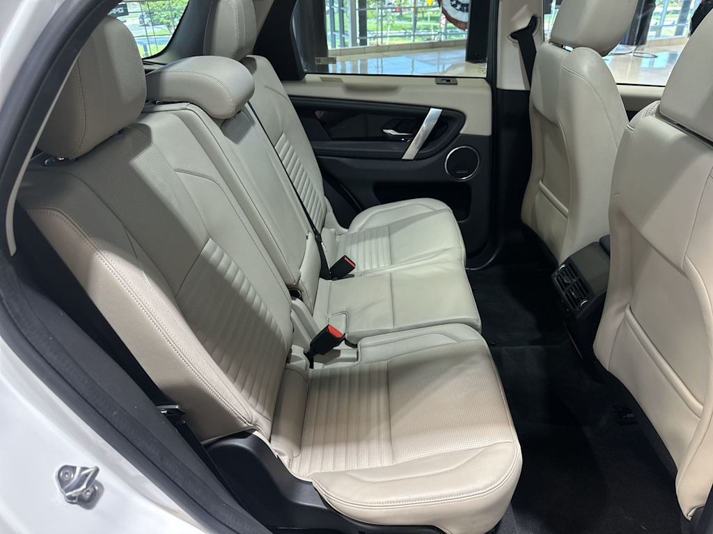 Thumbnail: 2021 Land Rover Discovery Sport - 30