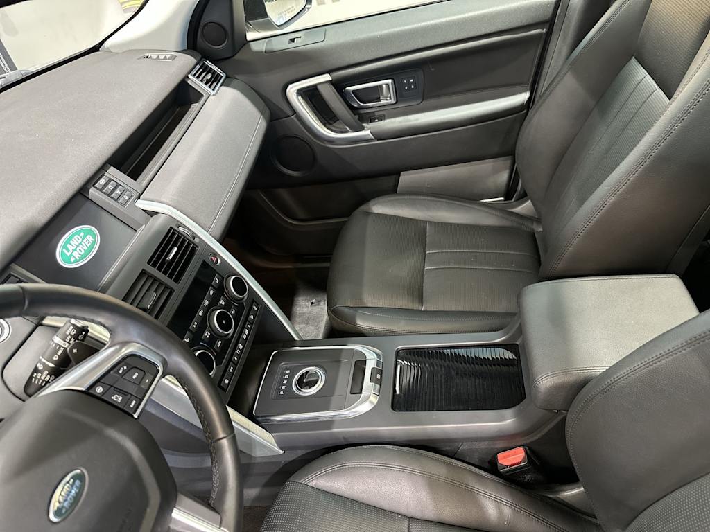 Thumbnail: 2019 Land Rover Discovery Sport - 32