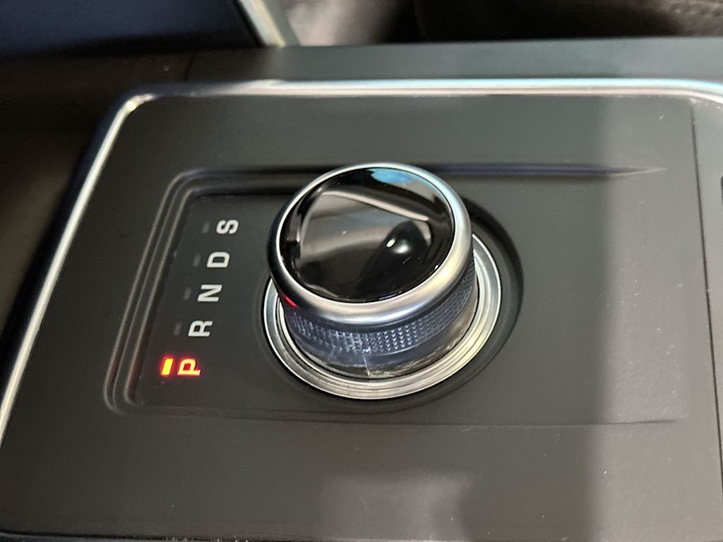 Thumbnail: 2019 Land Rover Discovery Sport - 33