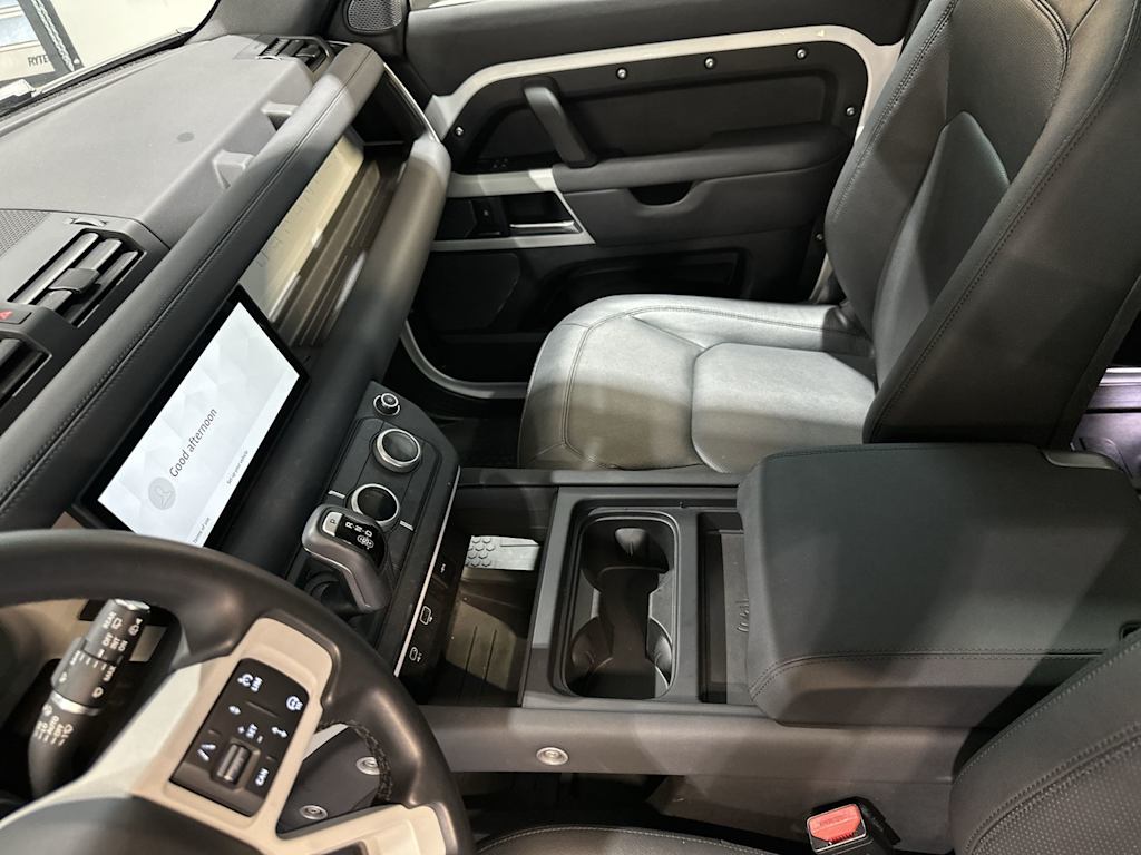 Thumbnail: 2024 Land Rover Defender - 33