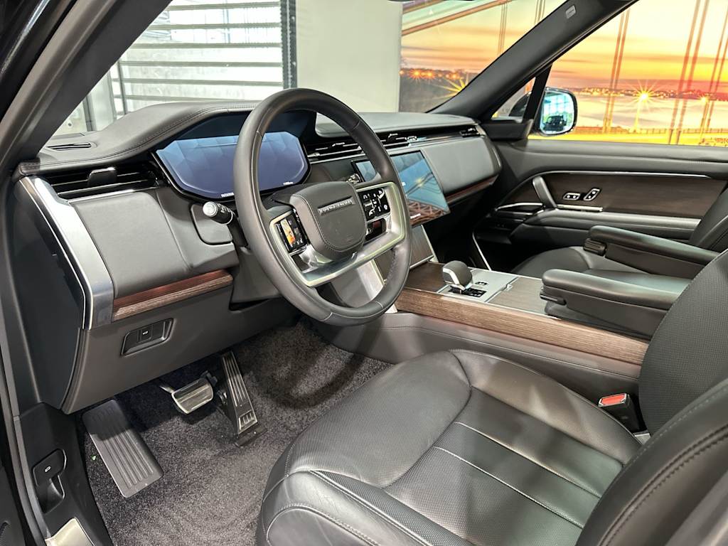 Thumbnail: 2025 Land Rover Range Rover - 2