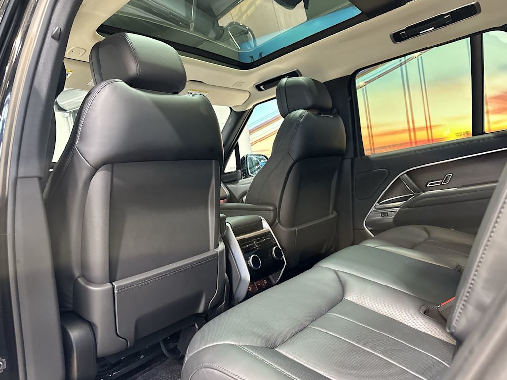 Thumbnail: 2025 Land Rover Range Rover - 12