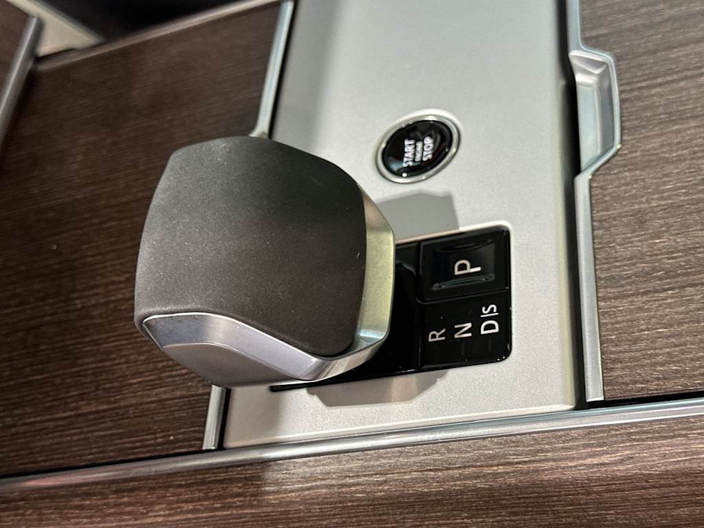 Thumbnail: 2025 Land Rover Range Rover - 32