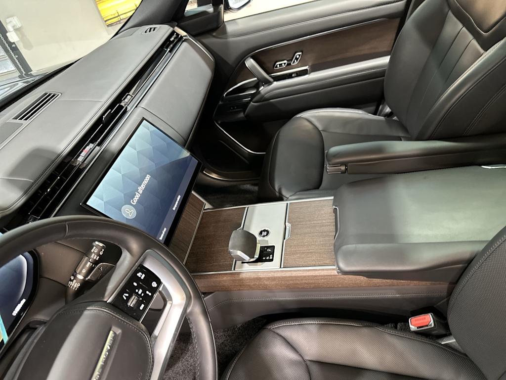 Thumbnail: 2025 Land Rover Range Rover - 14