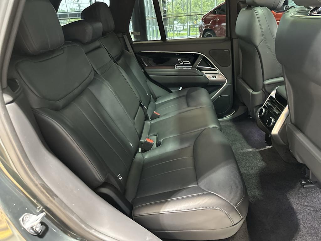 Thumbnail: 2023 Land Rover Range Rover - 31