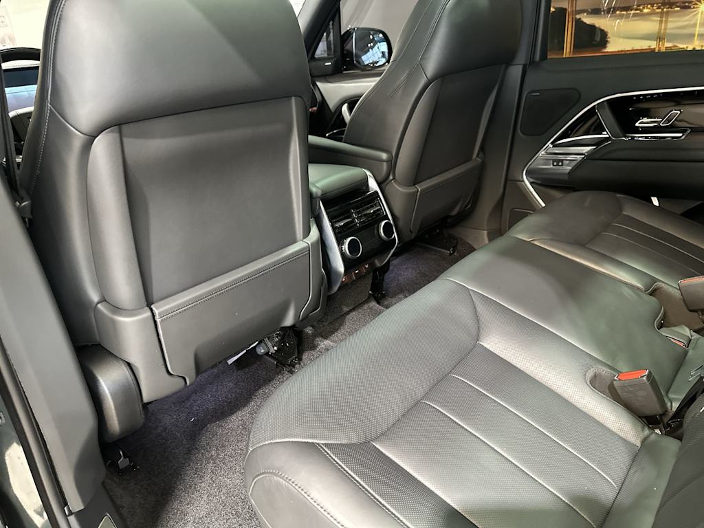 Thumbnail: 2023 Land Rover Range Rover - 13