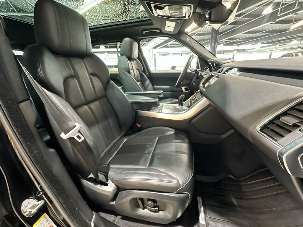Thumbnail: 2017 Land Rover Range Rover Sport - 32