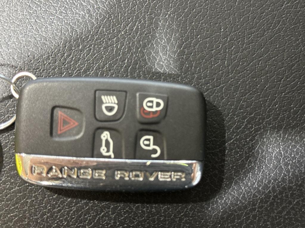Thumbnail: 2017 Land Rover Range Rover Sport - 17