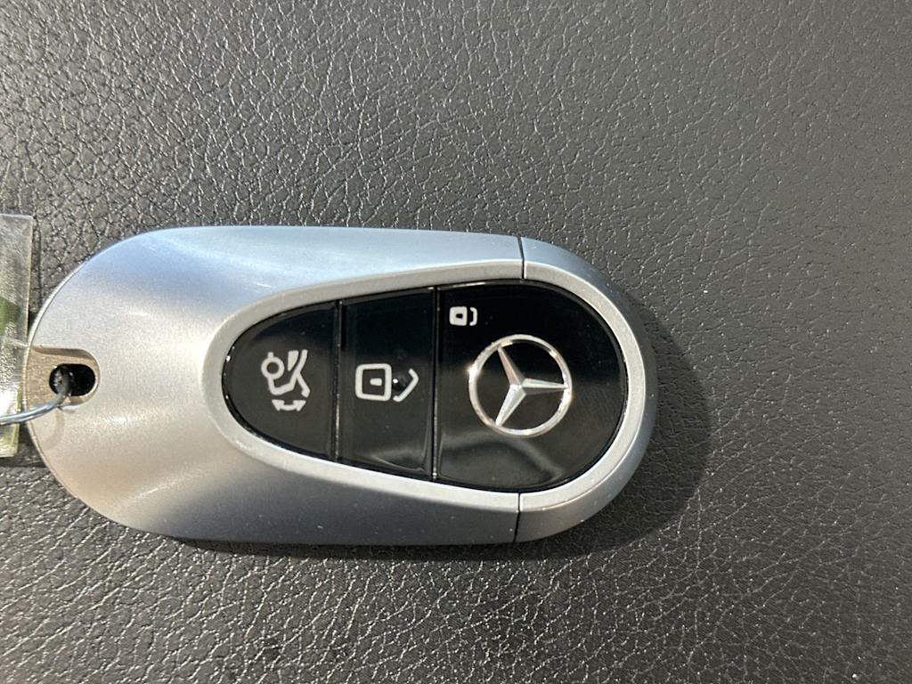 Thumbnail: 2023 Mercedes-Benz S-Class - 16