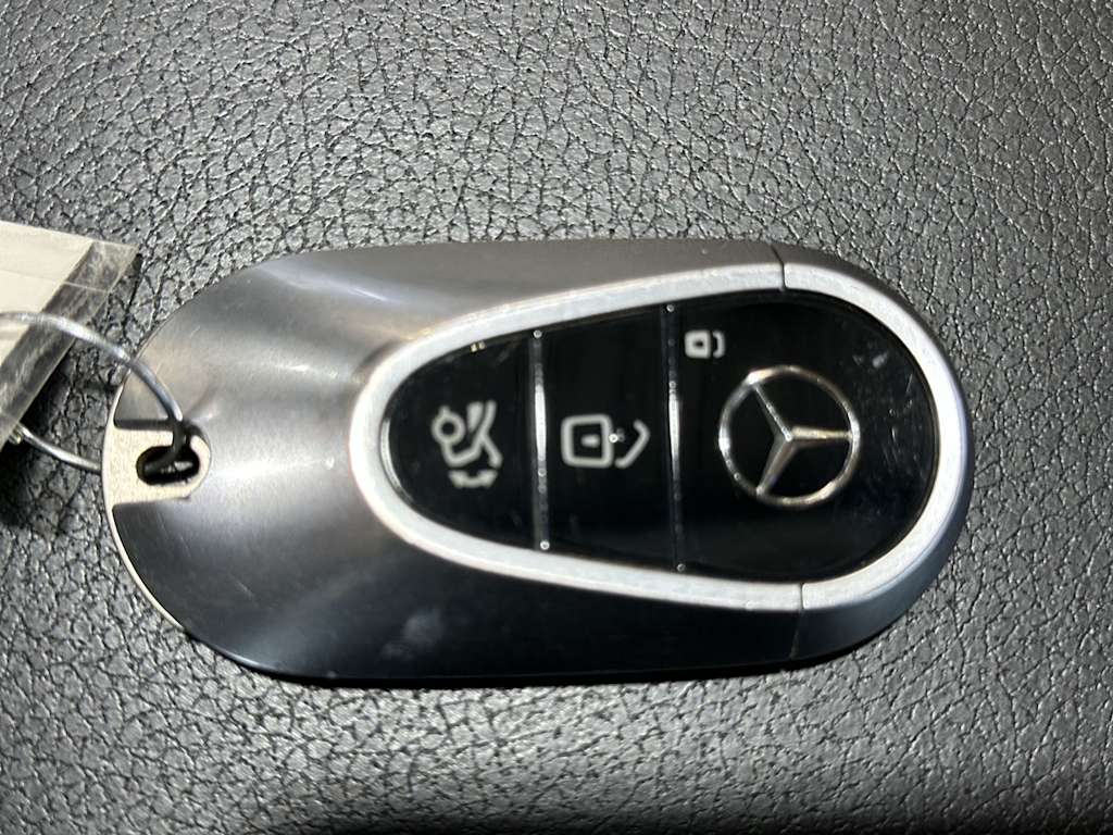 Thumbnail: 2023 Mercedes-Benz S-Class - 17