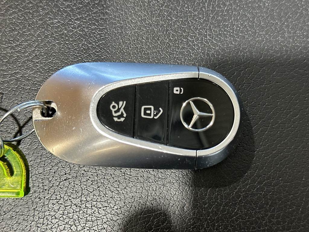 Thumbnail: 2022 Mercedes-Benz S-Class - 18