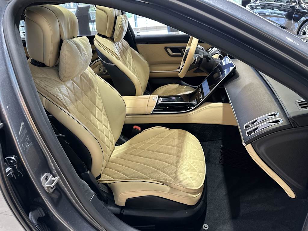Thumbnail: 2023 Mercedes-Benz S-Class - 32