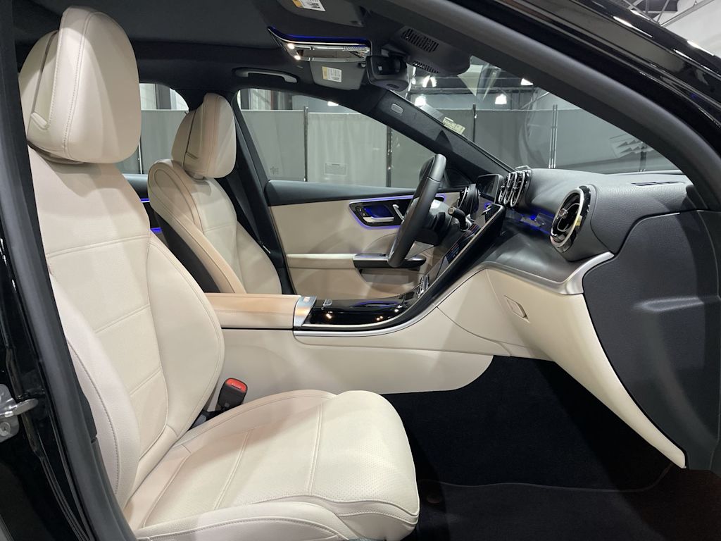 Thumbnail: 2025 Mercedes-Benz C-Class - 32