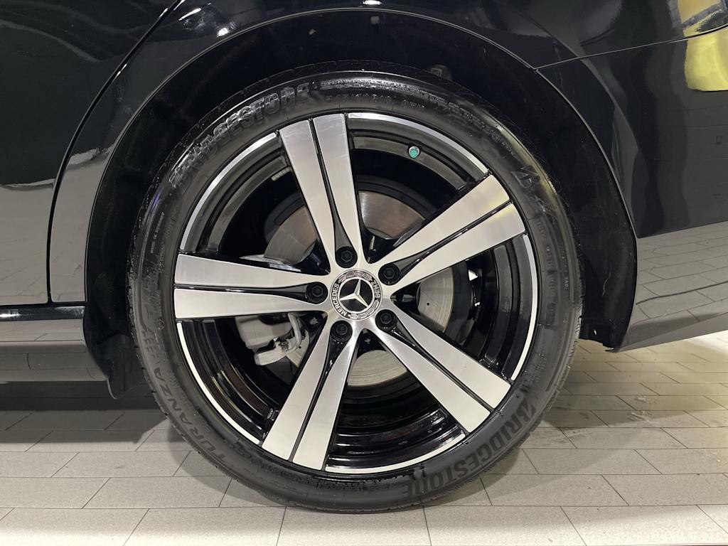 Thumbnail: 2025 Mercedes-Benz C-Class - 8