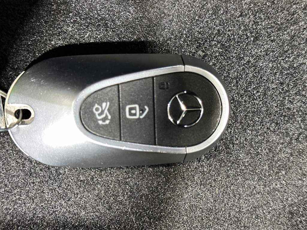 Thumbnail: 2023 Mercedes-Benz C-Class - 17