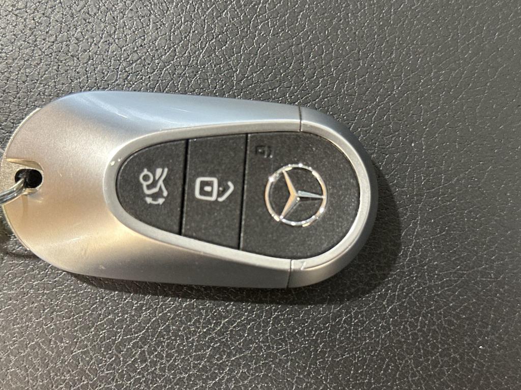 Thumbnail: 2023 Mercedes-Benz C-Class - 18