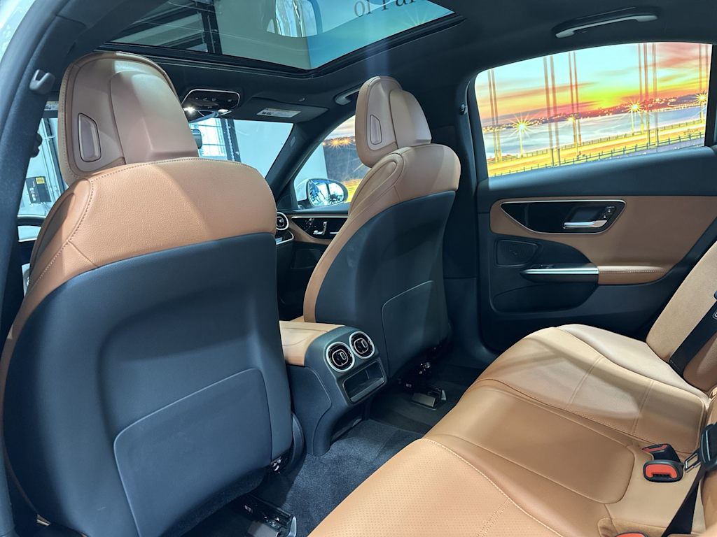 Thumbnail: 2023 Mercedes-Benz C-Class - 13