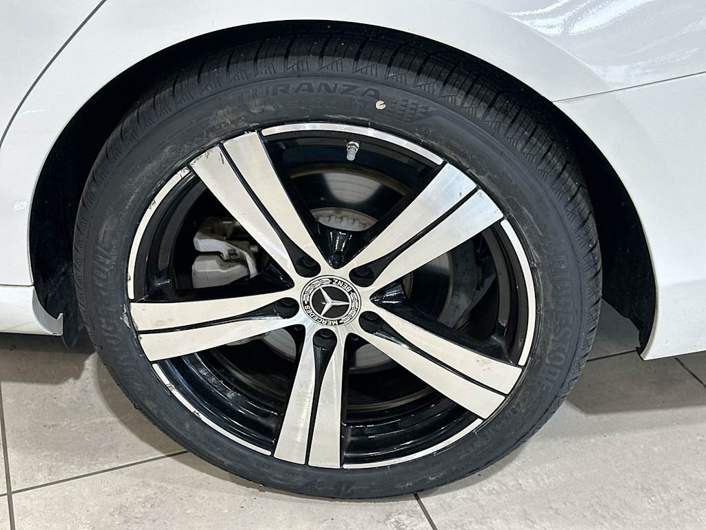 Thumbnail: 2023 Mercedes-Benz C-Class - 8