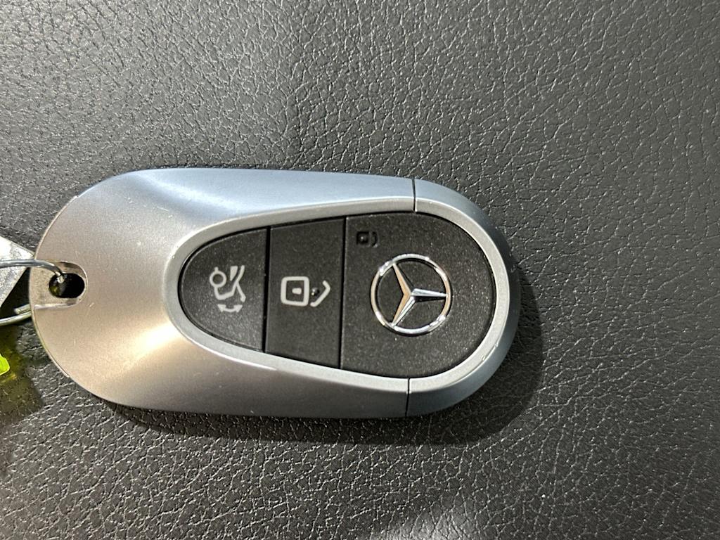 Thumbnail: 2023 Mercedes-Benz C-Class - 17