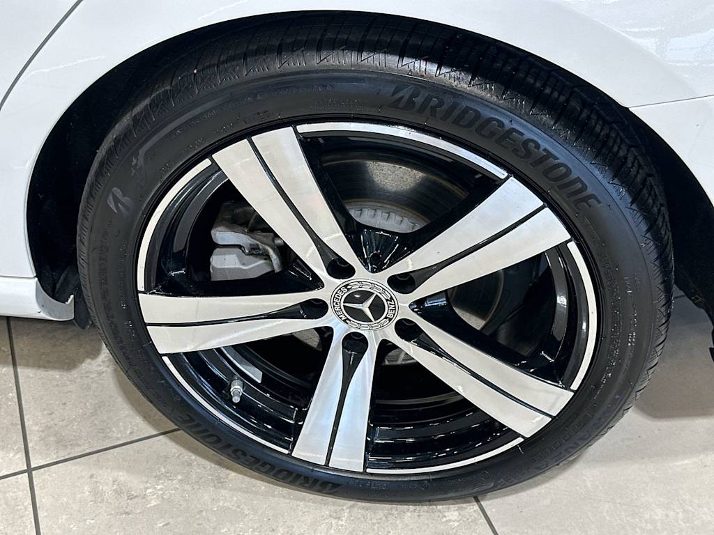 Thumbnail: 2023 Mercedes-Benz C-Class - 8