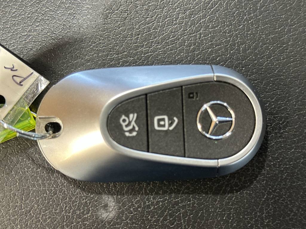 Thumbnail: 2023 Mercedes-Benz C-Class - 16
