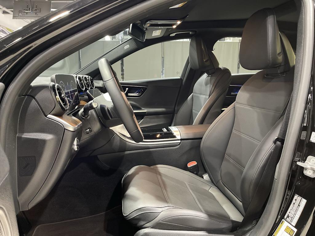 Thumbnail: 2025 Mercedes-Benz C-Class - 12